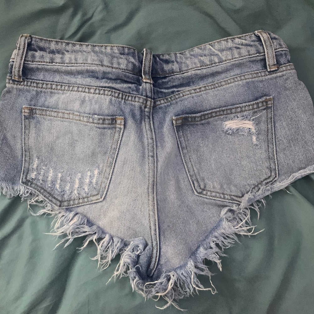 Shorts - Picture 2 of 4